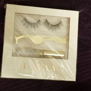 Lavaa flirty lash set